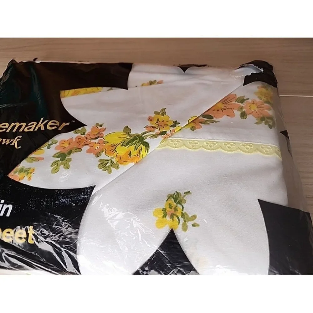 Tastemaker by Mohawk, no iron percale double/FULL fitted sheet Yellow floral